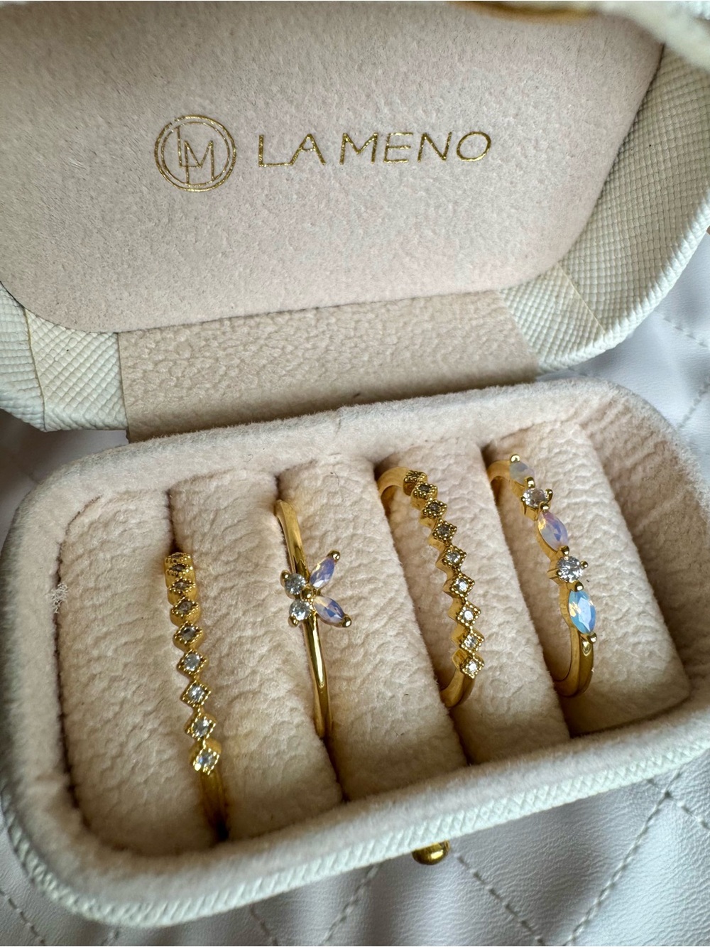 La Meno Gold Stackable Ring Set with Opal Accents (Gold)